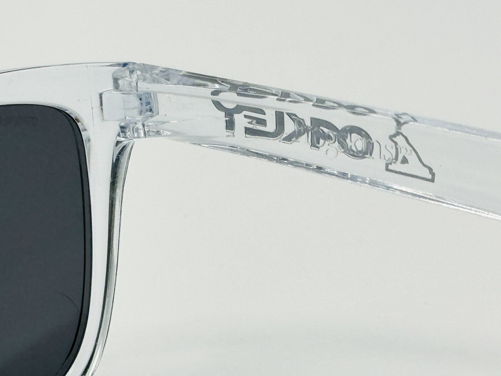 NEW OAKLEY FROGSKINS SHIBUYA JAPAN RELEASE CLEAR SUNGLASSES NEW OAKLEY FROGSKINS SHIBUYA JAPAN RELEASE CLEAR SUNGLASSES