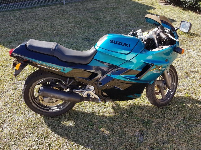Suzuki gsx 250f