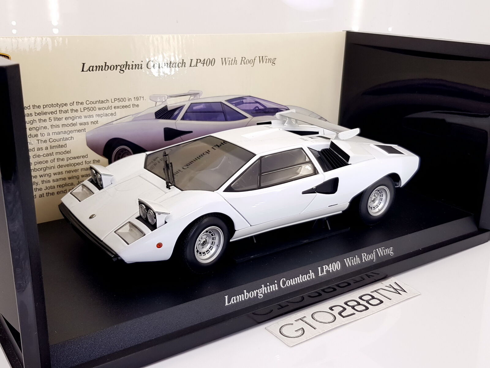 Kyosho 1:18 scale Lamborghini Countach LP400(White/with Roof Kyosho 1:18 scale Lamborghini Countach LP400(White/with Roof