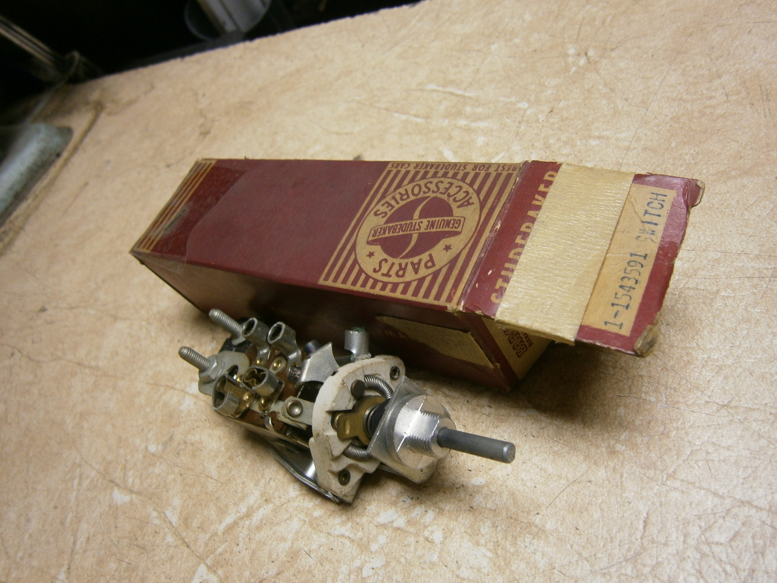 Studebaker 1543591 Headlight Switch 1957 1958 Packard Wagon Sedan NOS