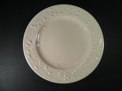 4 - Tre C Ci Pink Floral Gardenia Embossed Olive Rim 10¼