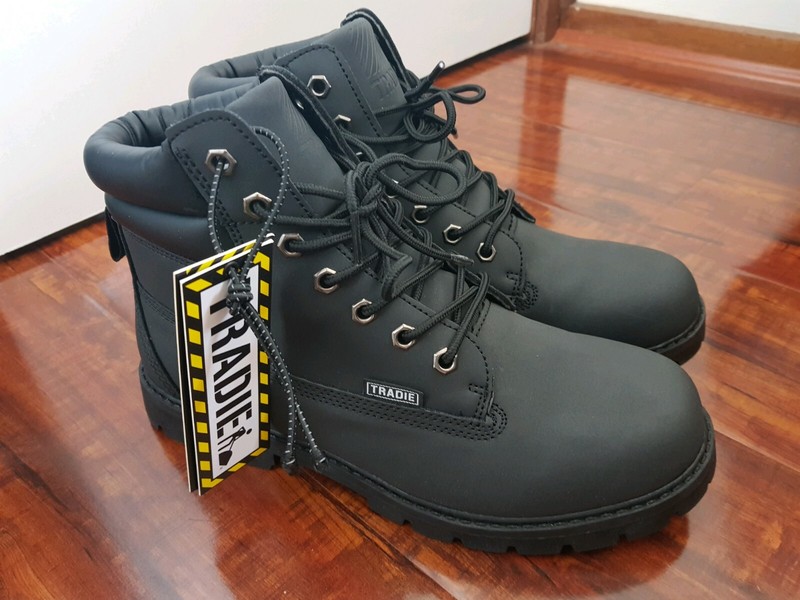 tradie shoes