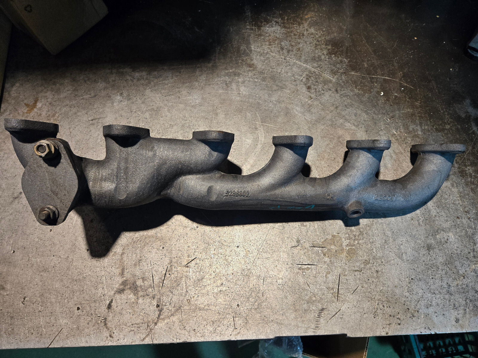 6.7L CUMMINS EXHAUST MANIFOLD MOPAR '13-'18 5288809 68210184ab - Picture 4 of 9