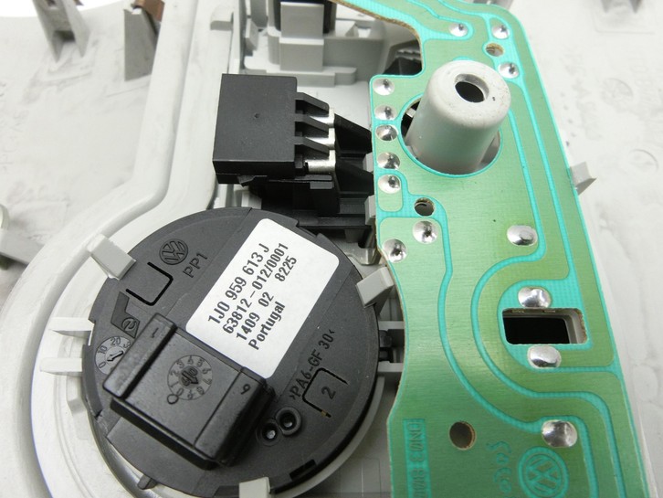 VW Touran 1T3 06-10 Innenleuchte Innenraumleuchte Vorne Schiebedachmotor VW Touran 1T3 06-10 25.09.2009 1J0959613J... Bild 5