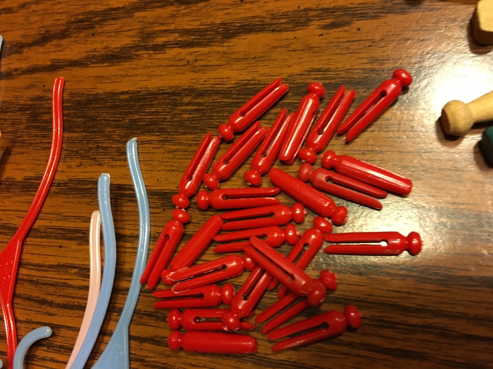 Vintage Original Totsy Doll Hangers & Clothes Pins 1950s Springfield MA