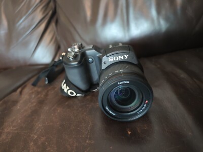 Sony Cyber Shot DSC-F828 8.0MP Digital Camera Zeiss 28 To 200 4 Color CCD