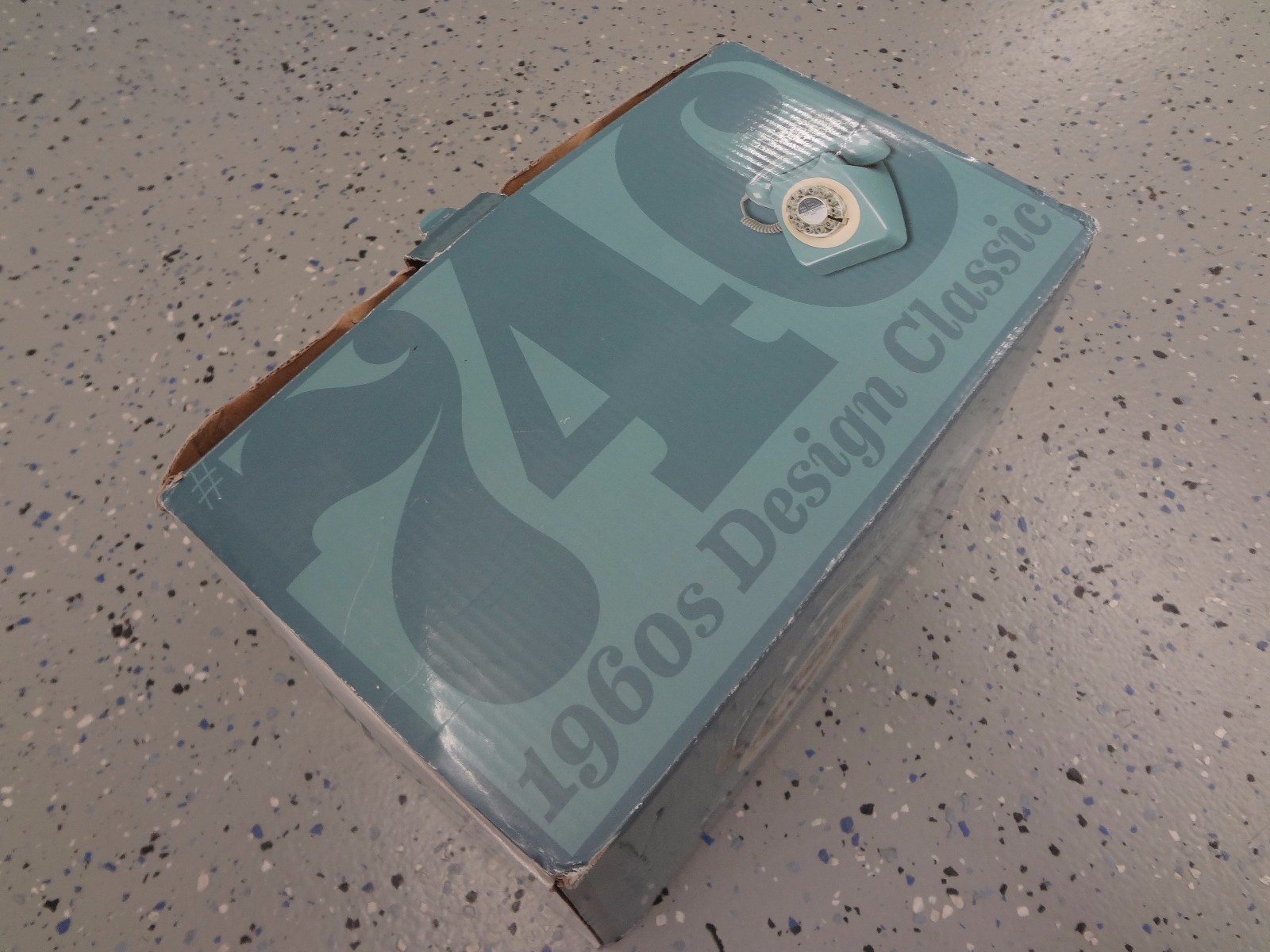 Wild Wolf 746 Phone 1960's Design Classic French Blue (C32)