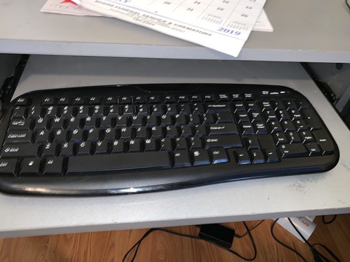 hp i5 Desktop Samsung 32” Curve Screen Monitor With Desk And Game Chair