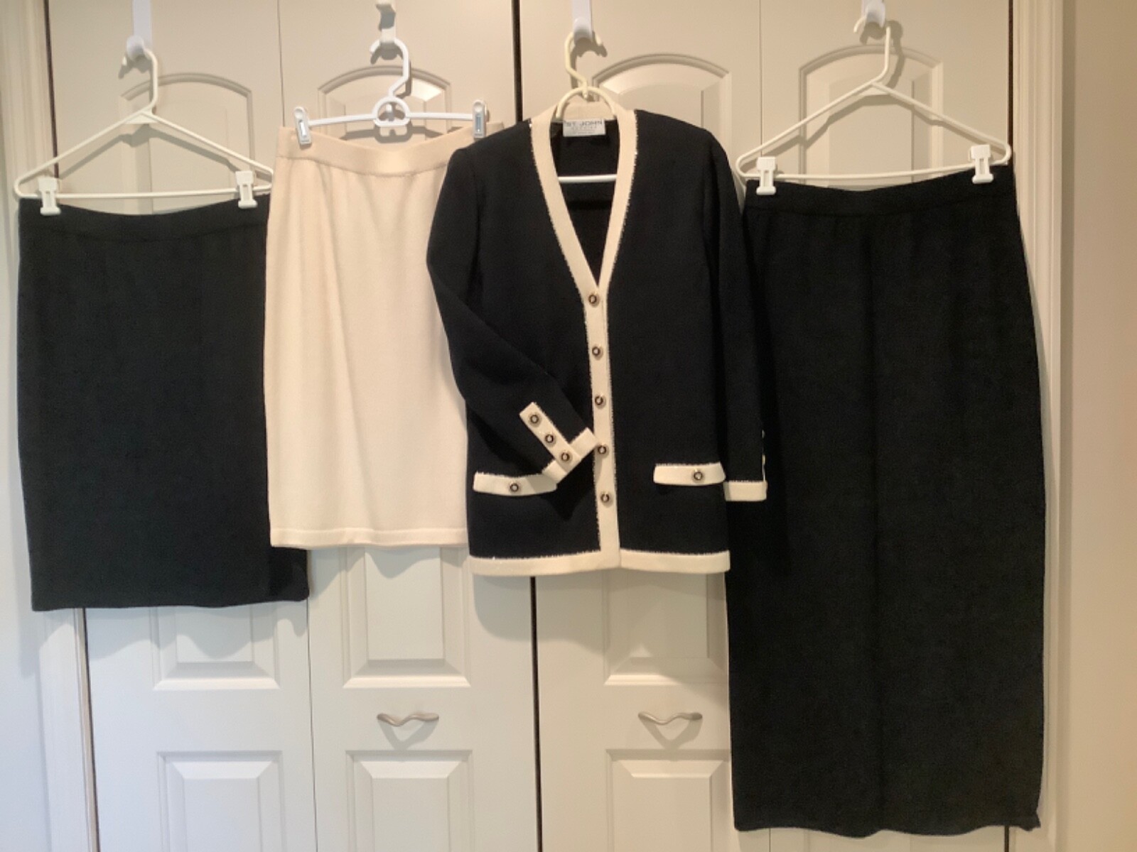 ST JOHN 4 PC BLACK & CREAM SET JACKET W/EXQUISITE TRIM