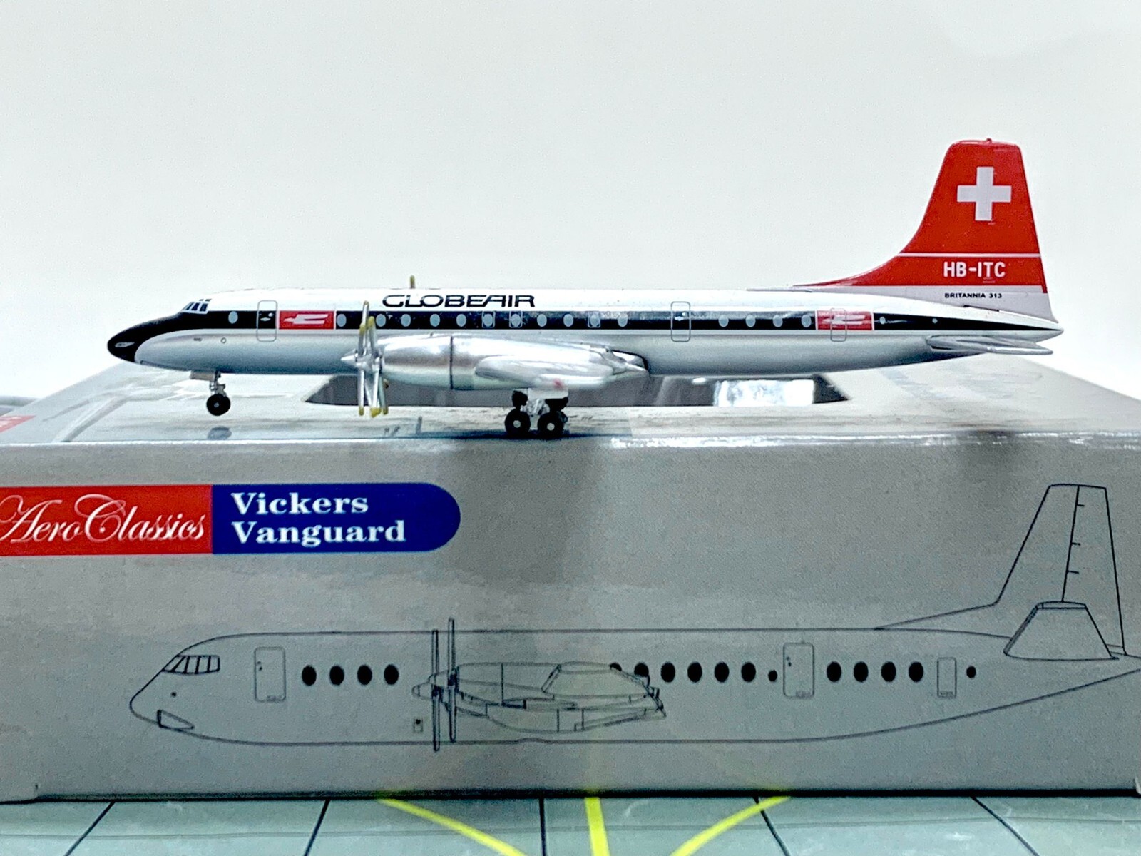 AeroClassics 1:400 Britannia Globe Air Vickers Vanguard HB
