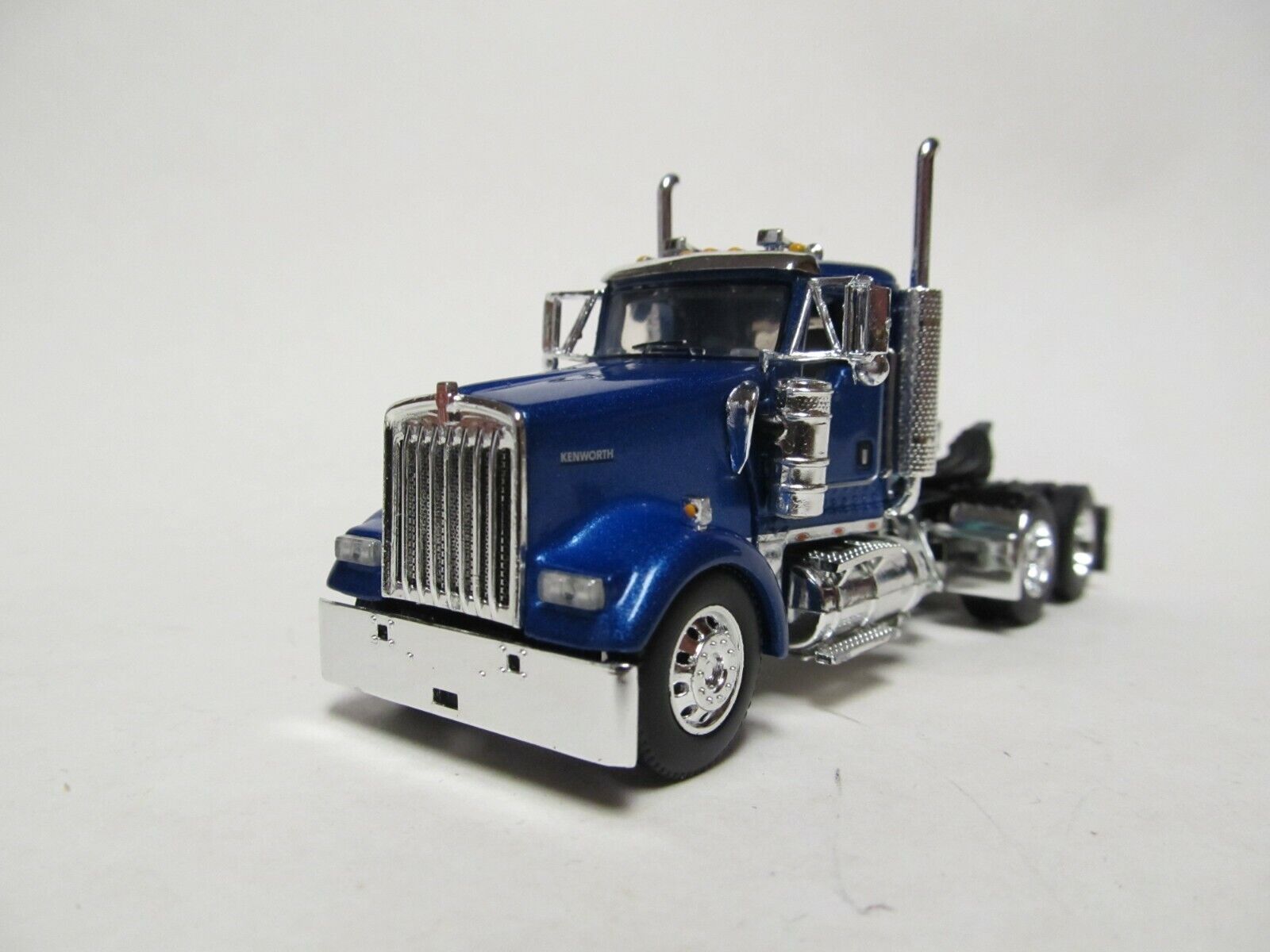 DCP / FIRST GEAR 1/64 SCALE W-900 KENWORTH DAY CAB, BLUE, YELLOW ENGINE