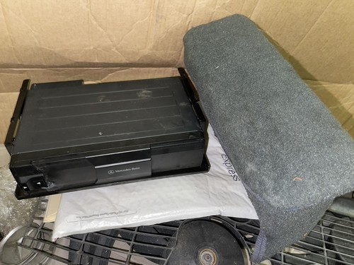 Original Mercedes CD Changer 6-disc with cassette and cloth