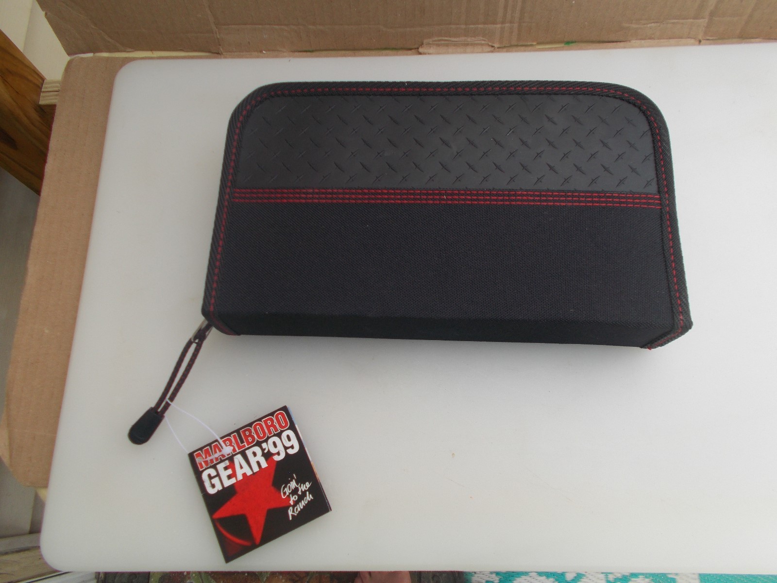 **Marlboro poker set** brand new in zip up case sealed cards chips Marlboro