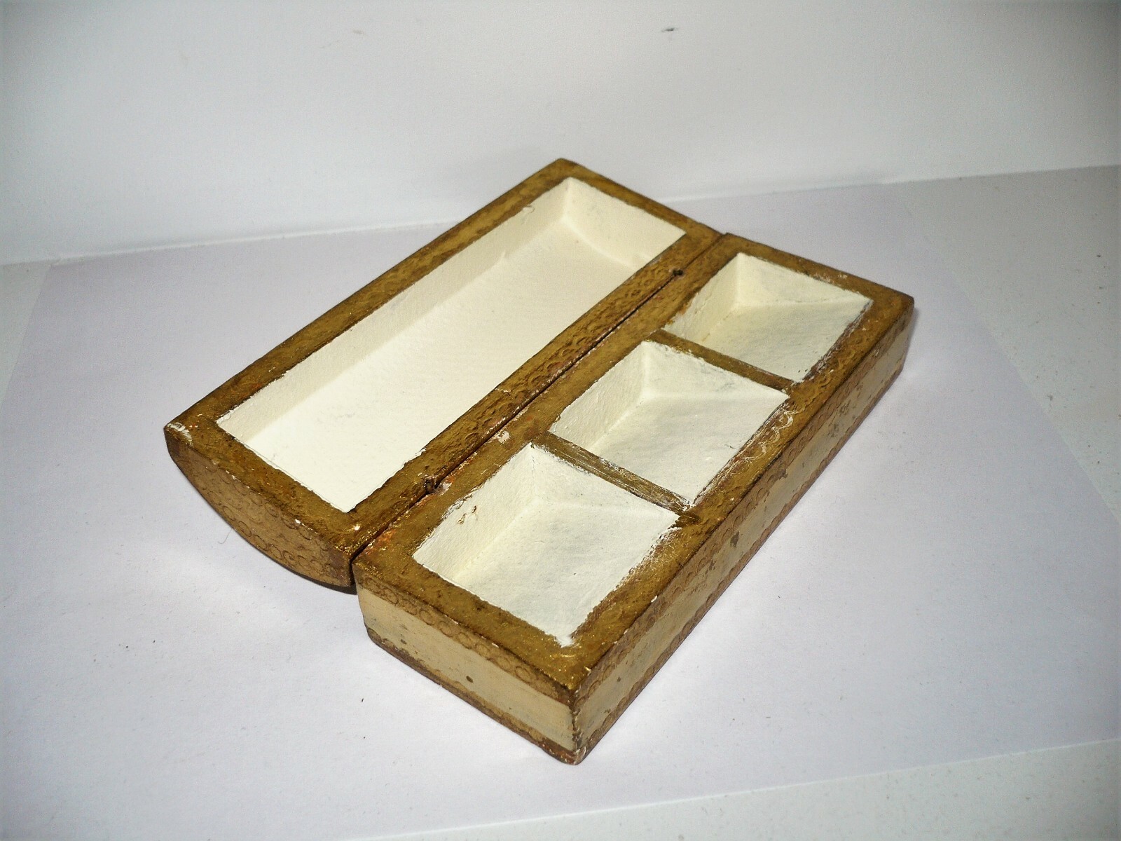 Vintage Italian Florentine Gold Gilt Wood Toleware Domed Stamp Box Shabby Chic