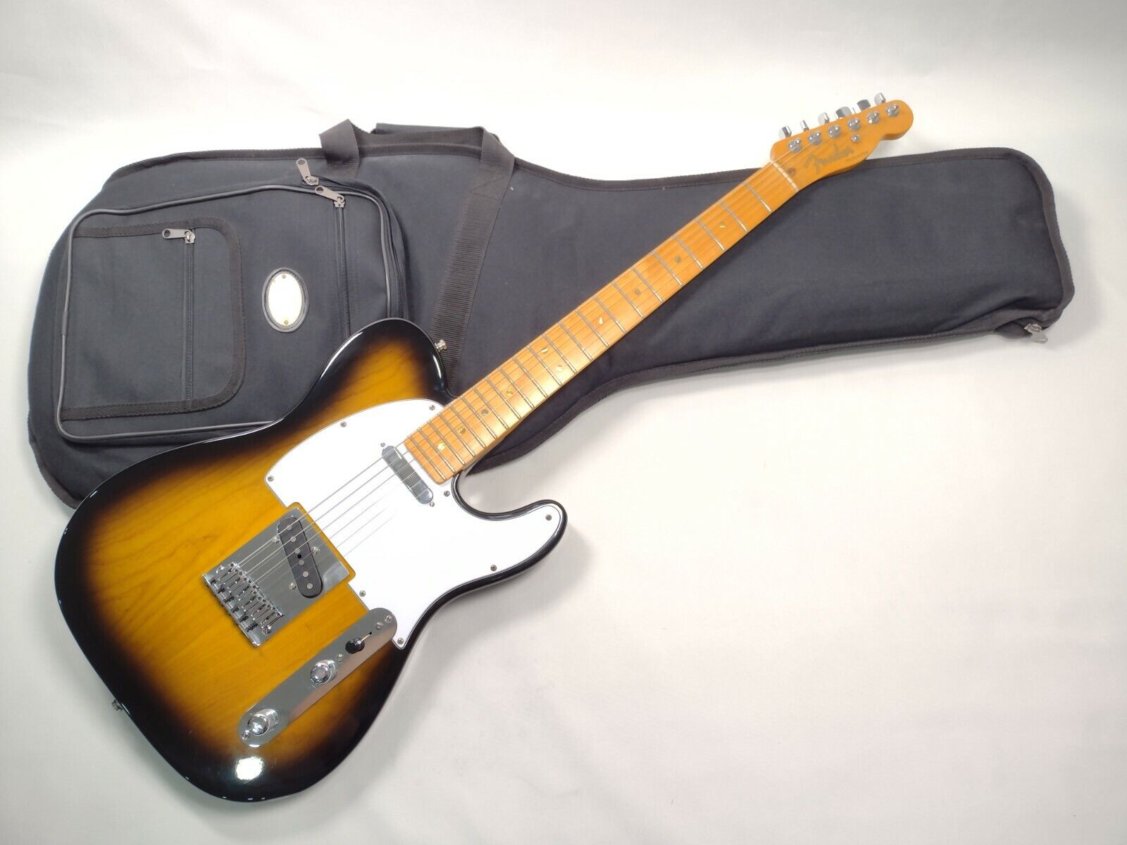 Fender USA American Deluxe Telecaster Sunburst 2006 Free Fender USA American Deluxe Telecaster Sunburst 2006 Free