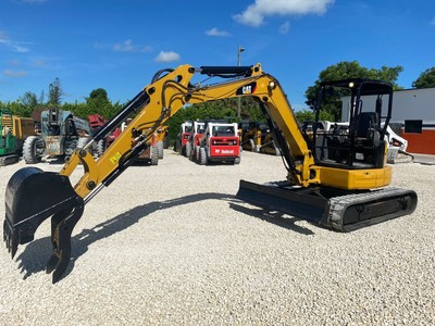 Heavy Equipment Cat Excavator