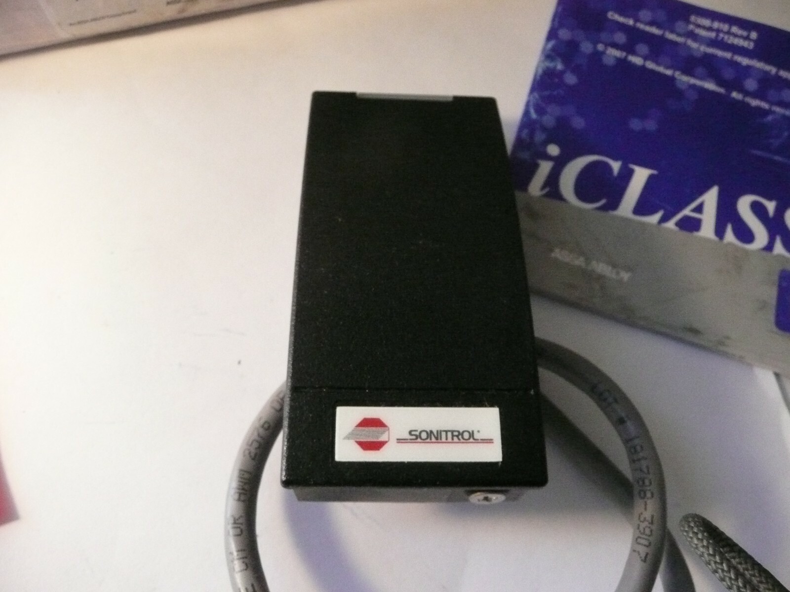 NEW HID ICLASS R10 SMART CARD READER MODEL 6100BKN0000-A1366