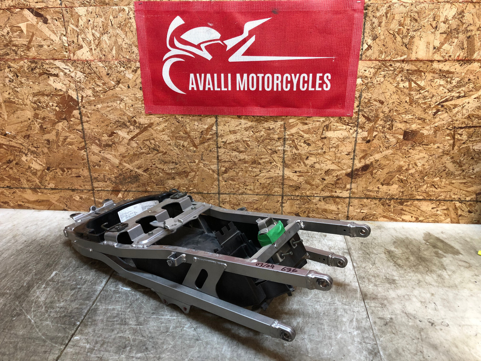 03 04 2003 2004 KAWASAKI ZX6-R ZX6R 636 SUBFRAME SUB FRAME 03 04 2003 2004 KAWASAKI ZX6-R ZX6R 636 SUBFRAME SUB FRAME