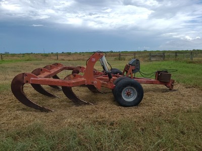 Heavy Equipment Attachments - Ripper