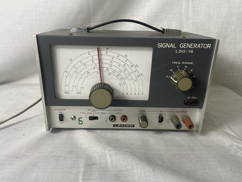 □ LEADER □リーダー電子　LSG-15　SIGNAL　GENERATOR □ LEADER □リーダー電子 LSG-15 SIGNAL GENERATOR - メルカリ