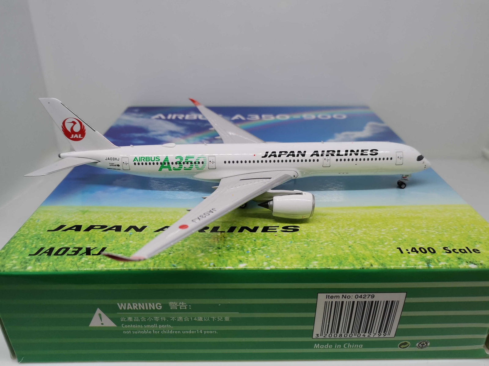 1:400 Phoenix JAPAN AIRLINES A350-900 Airplane Diecast 1:400 Phoenix JAPAN AIRLINES A350-900 Airplane Diecast