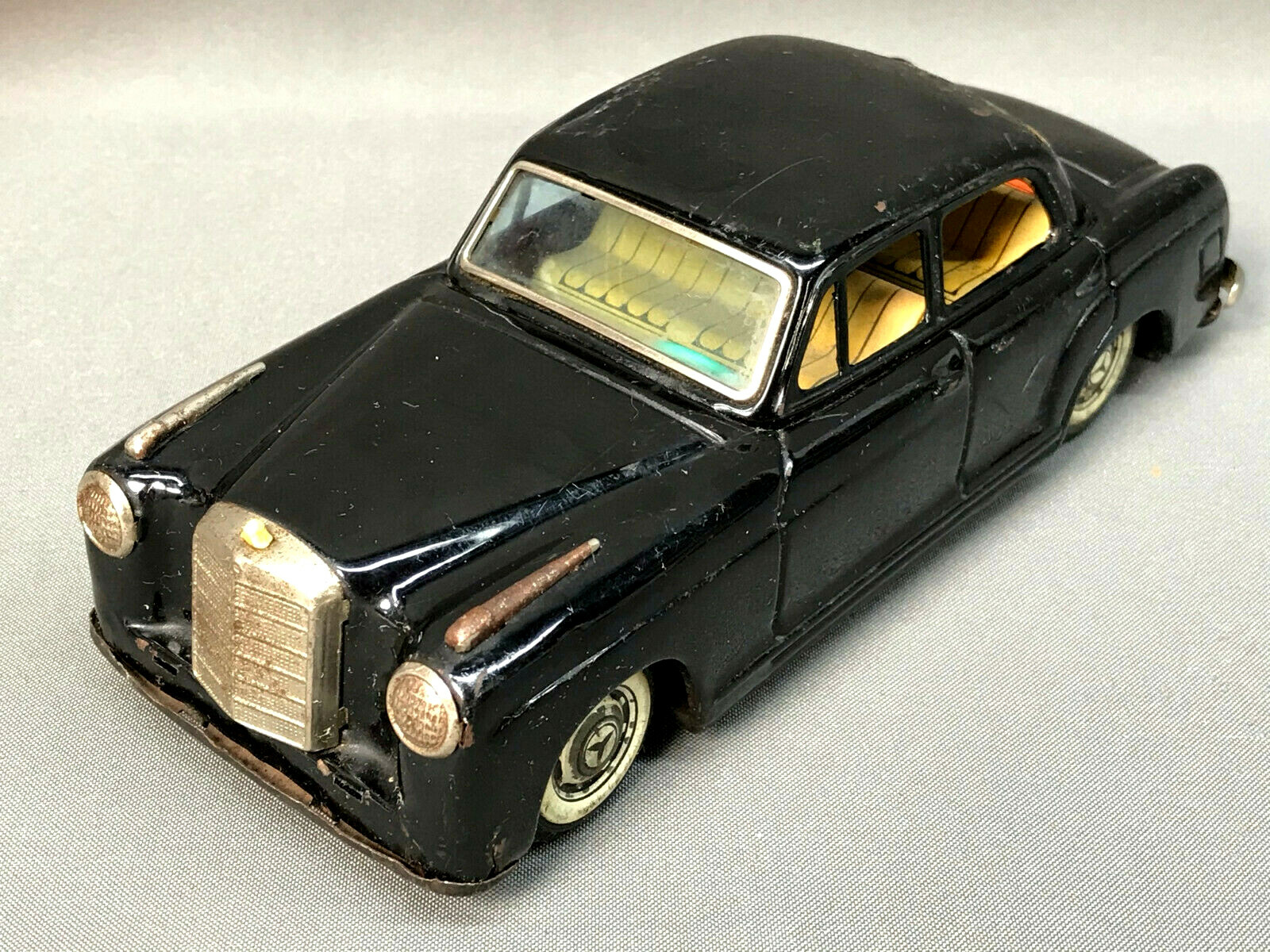 MERCEDES-BENZ ミニカー　ミニチュア S.O.L.I.D ソリッド 1/43 メルセデス ベンツ 560 SEC AMG ワイド