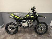 BRAND NEW STOMP Z3 140 MANUAL BIG WHEEL MODEL PIT BIKE MX BIKE- KIDS MOTORCROS