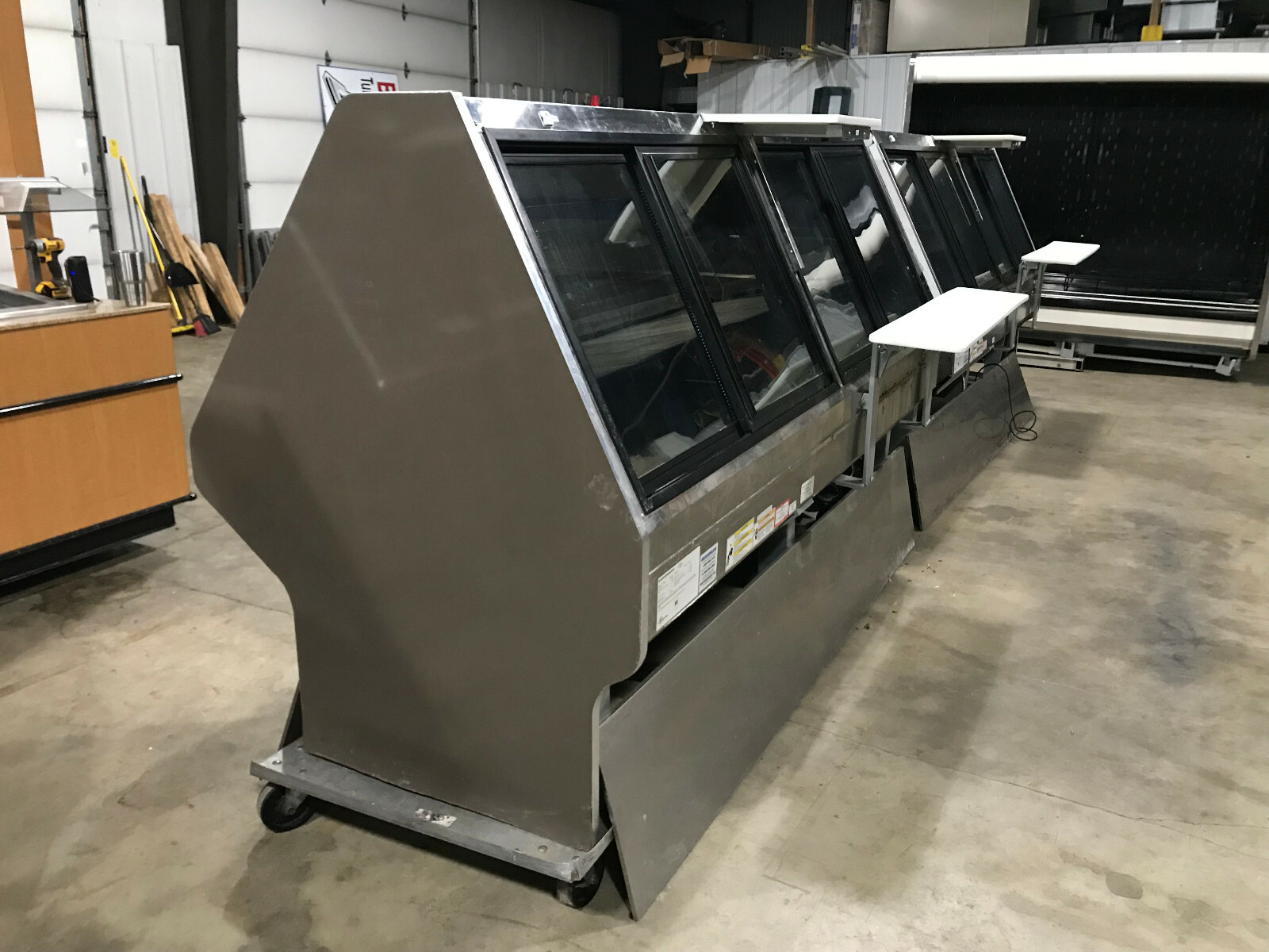 Hussmann Straight Glass ESGMS 16' Red Meat Gravity Coil Service Case 2014 Model