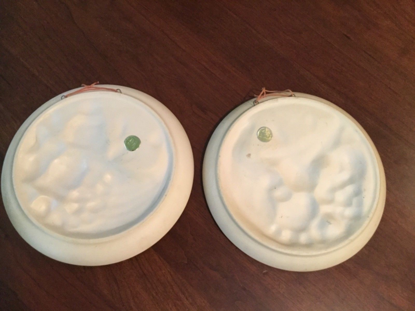 Set of 2 Vintage Round Chalkware Wall Plaques Fall Thanksgiving Cornucopias
