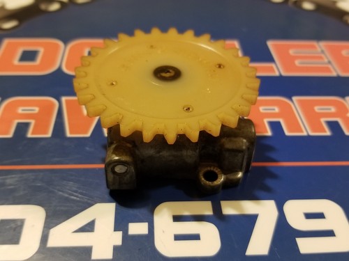 USED Stihl Oil Pump & Worm Gear 1118 640 3210 Chainsaws 028 FREE SHIPPING
