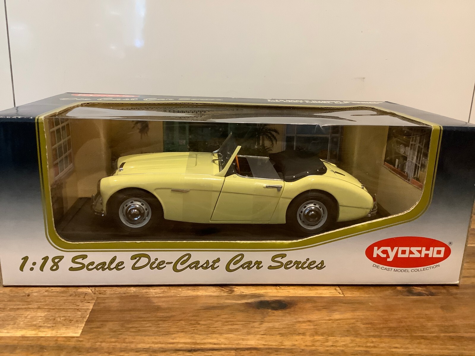 京商 Austin Healey 100/6 1/18スケール Die-Cast Kyosho 08144 Y 1:18 Austin Healey 100 Six Pale Yellow
