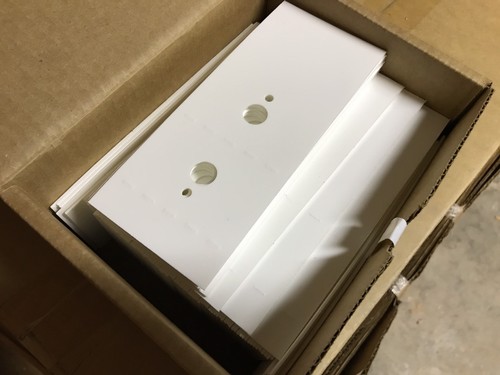 NEW BOX (100) Cooper B-Line Finish Plastic for Cable Tray 99-PE34 FAST SHIPPING