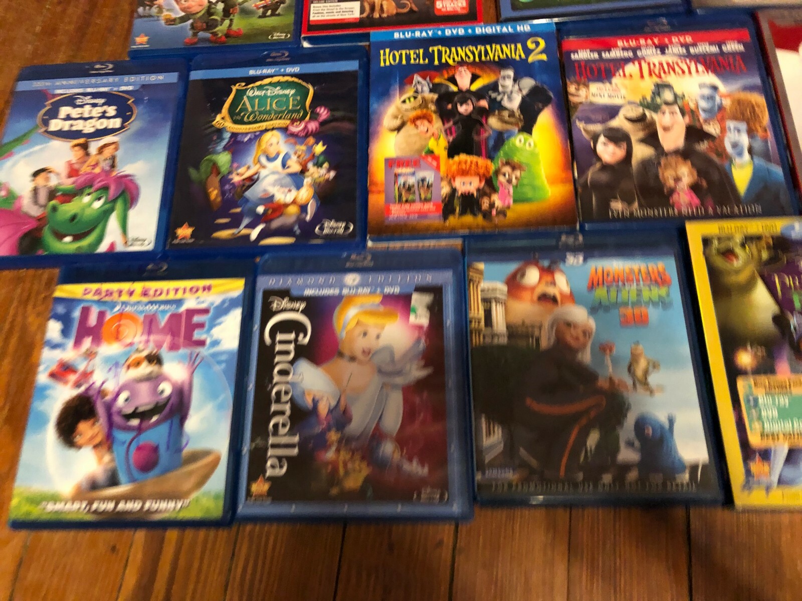 Lot of 13 Disney / Family Blu Ray movies - in cases