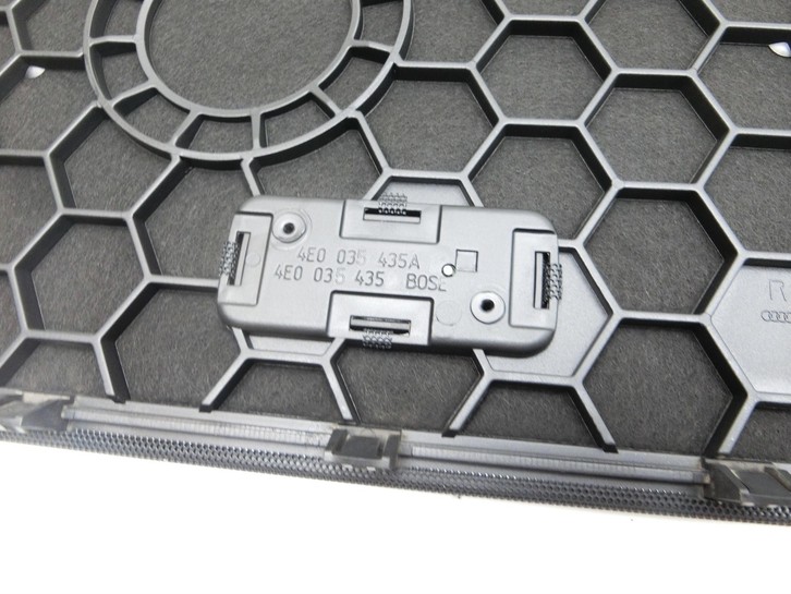 Audi A8 4E 05-08 Lautsprecherblende Bose Blende für Hutablage Audi A8 4E 05-08 17.05.2006 4E0035435A 4E0035435 gebraucht Vorschau 6