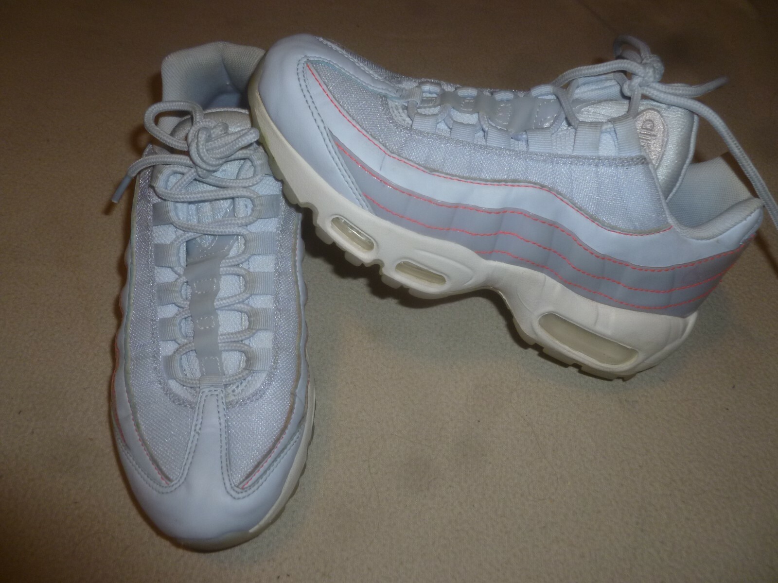 NIKE AIR MAX 95 SE LIGHT HALF BLUE SUMMIT WHITE 918413-400