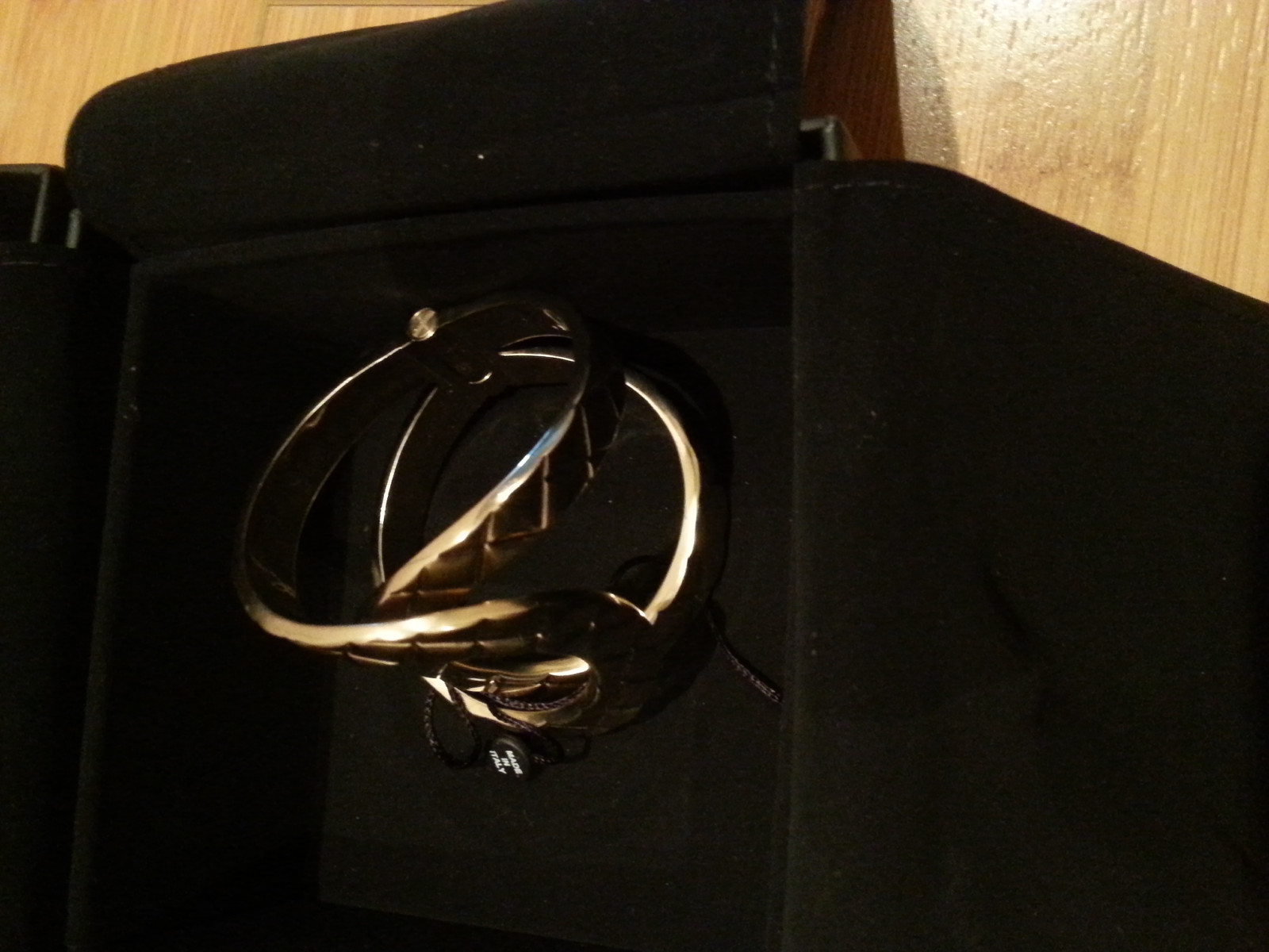 Pre-owned Chanel Pearls Braclet- EXCELLENT condition