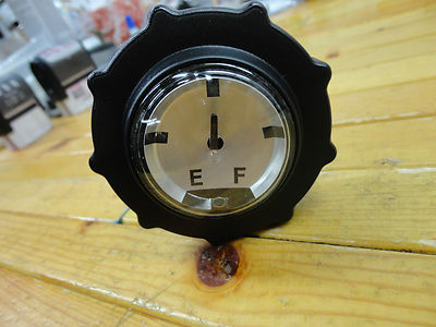 NEW VINTAGE GAS CAP FOR JOHN DEERE LIQUIFIRE, SPORTFIRE, 2 1/2" DIAMETER NEW!