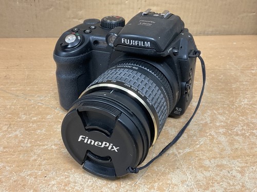 Fujifilm FinePix S9600 Bridge Digital Camera 10MP 10x Optical Zoom 2.5in LCD