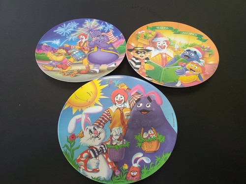 80' McDonald's Plastic Plate×4 マクドナルド絵皿 マクドナルド 絵皿 ドナルドとサンタのソリ 1997 | ROBOTROBOT