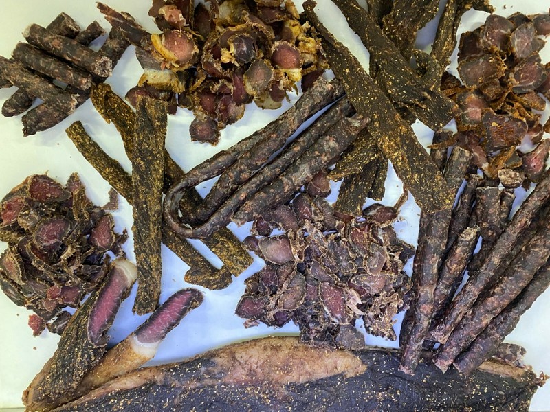 Xxl Starter Mit 1500g Biltong - Sortiment  (15 X 100g) Aus Wild- Und Rindfleisch