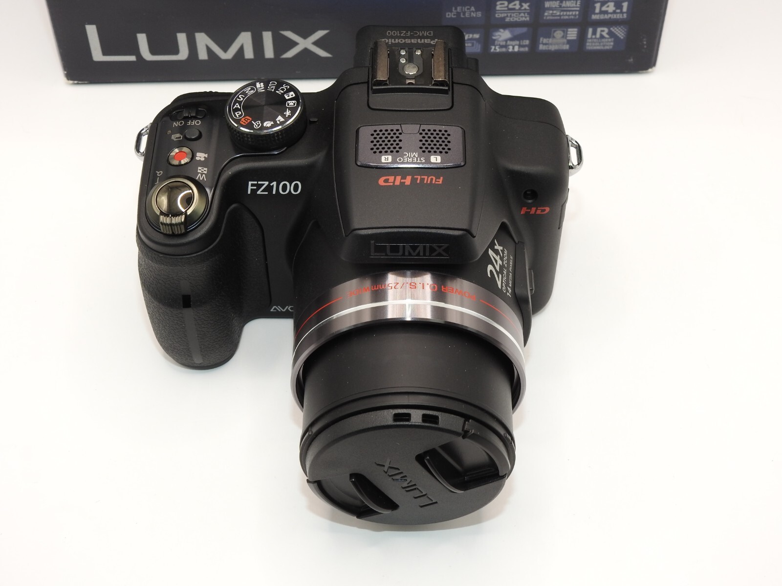 【ほぼ新品元箱付き】 Panasonic LUMIX DMC-FZ100 OPEN BOX) Panasonic LUMIX FZ100 14.1MP + Accessories, 