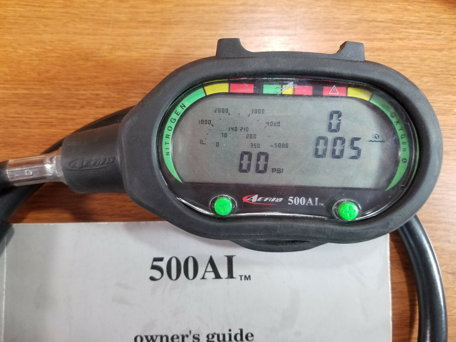 Aeris 500 ai Air Integrated Air /Nitrox Scuba Dive Computer with Original Manual