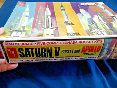 AMT Man in Space 5 NASA Rocket Set Saturn V and Apollo Spacecraft Model Kit NEW