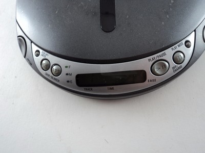 AIWA Personal Compact Disc Player XP-750 E.A.S.S - Anti Shock