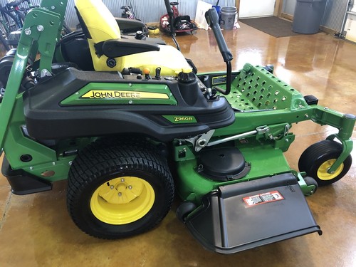 2015 John Deere Z960R Z-Trak 60 7-Iron Deck Gas 31 HP Mower