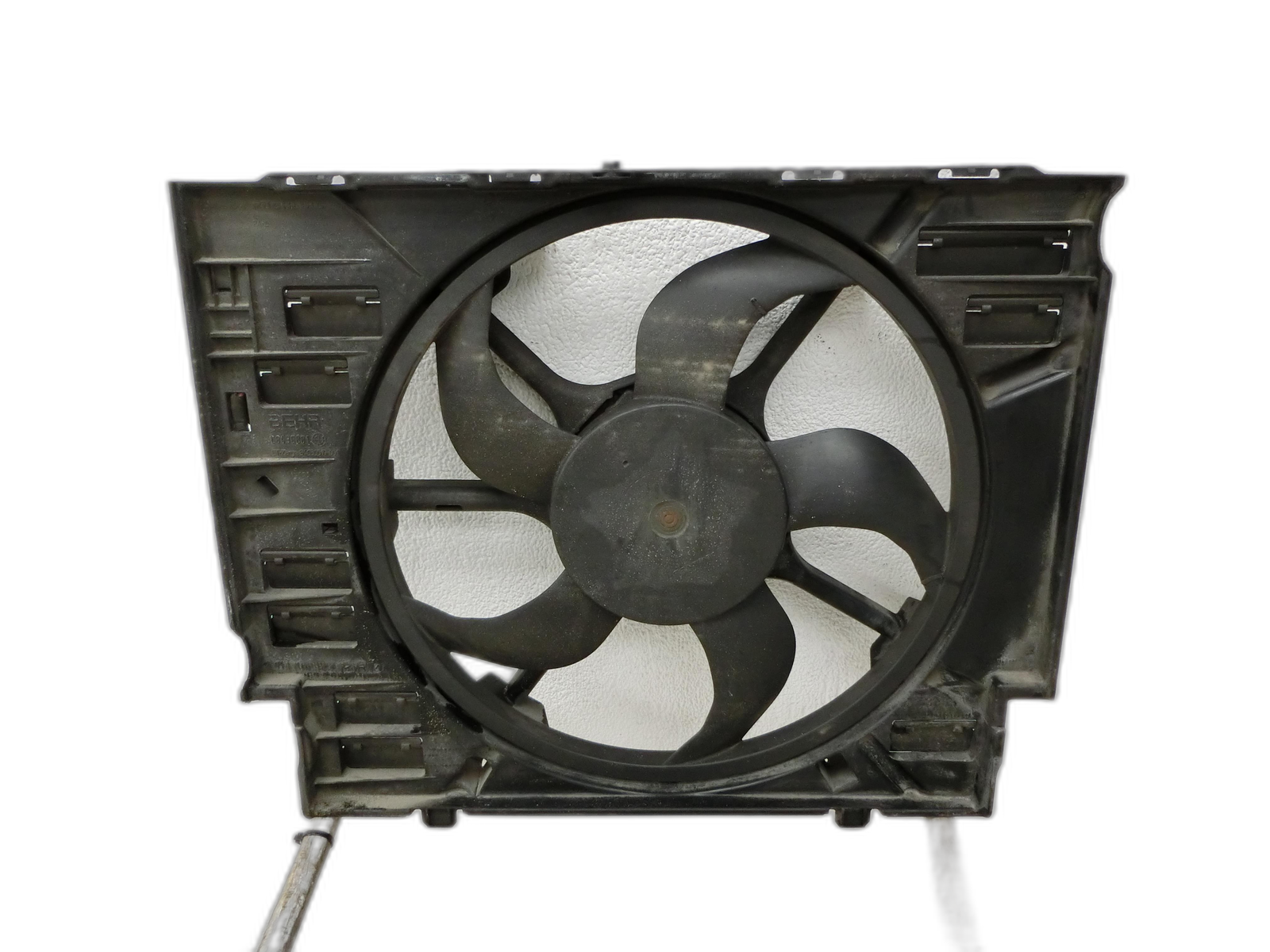 BMW E61 520d LCi 07-10 2,0d 130KW Lüfter Ventilator f. Kühler mit Zarge  - Bild 1