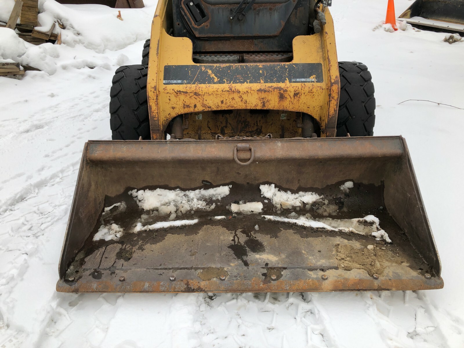 2000 Cat 226 skid steer loader cab with heat