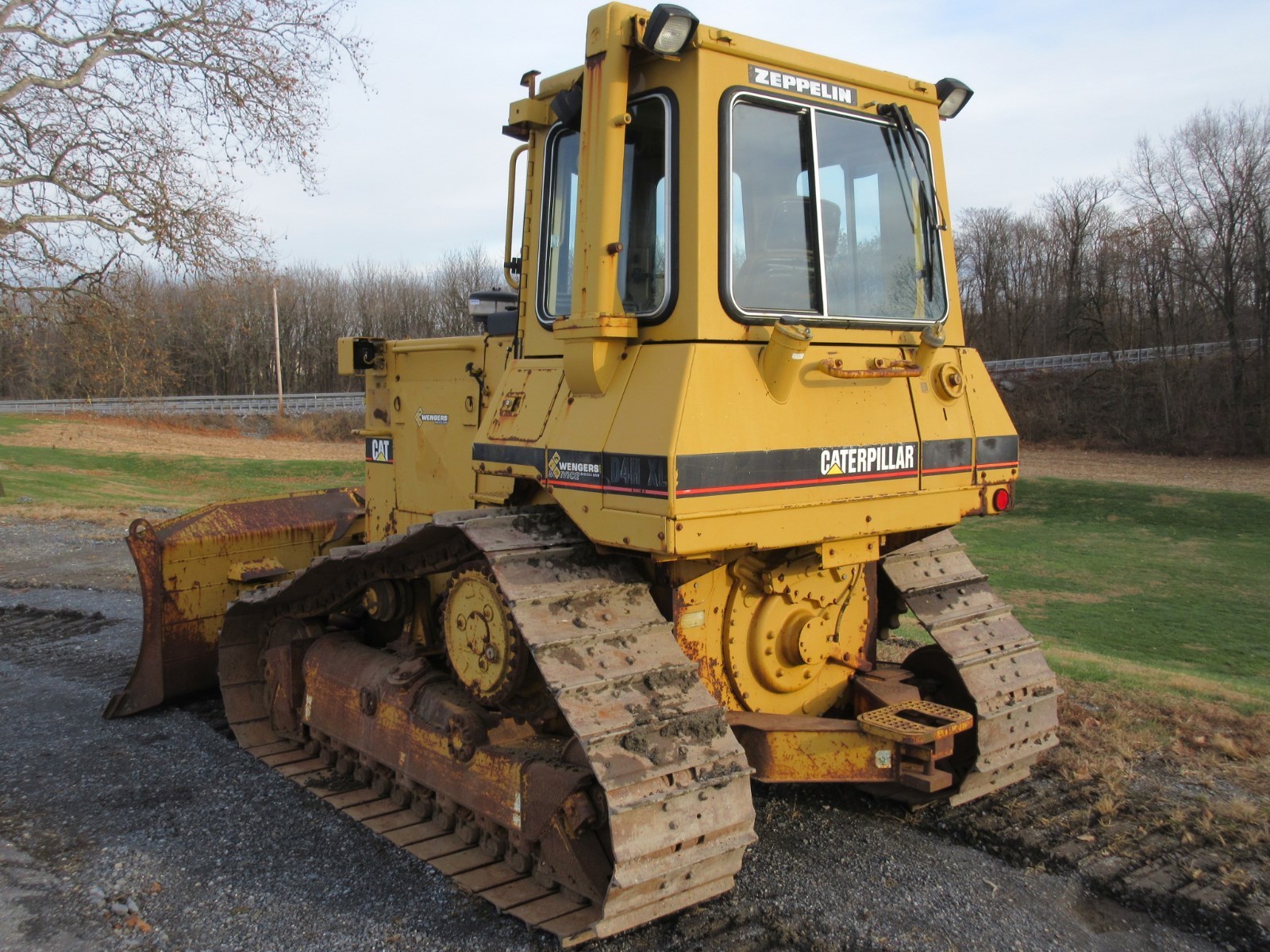Caterpillar D4H XL Crawler Dozer, Cab, 6 Way blade, Very Clean, 2114 Hours