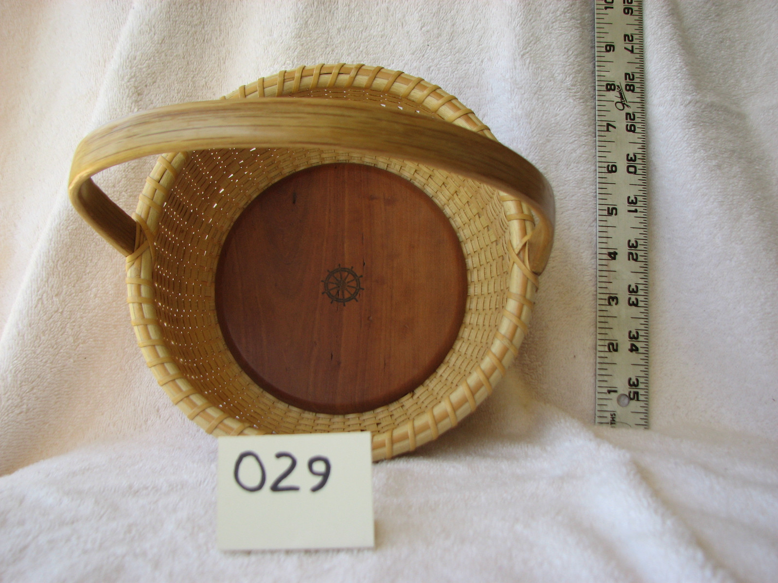 Nantucket Basket #029. Handmade basket with stationary handle.
