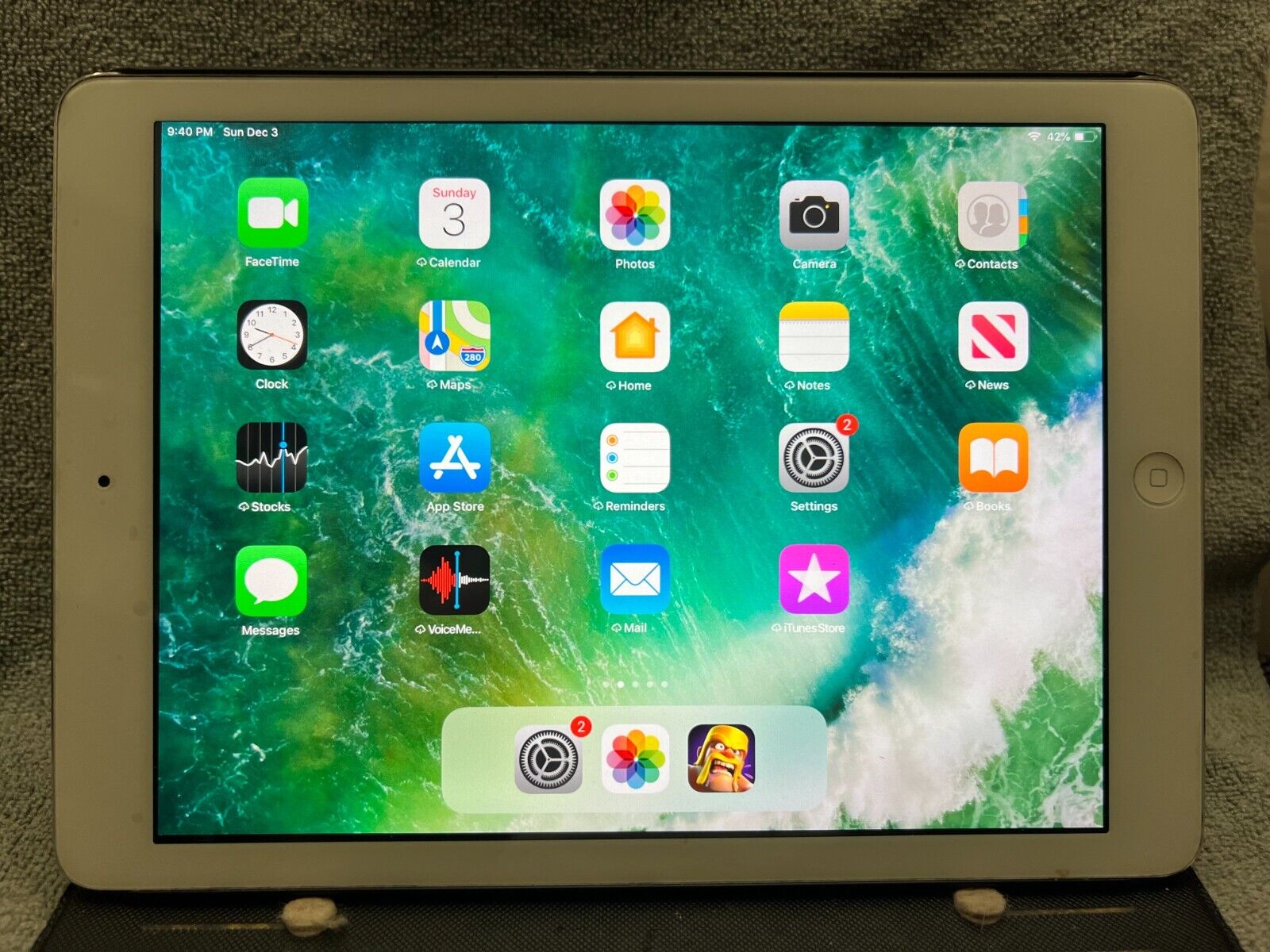 Apple iPad Air - 16GB Silver Wi-Fi Tablet - iPadOS 12.5.7 Apple iPad Air - 16GB Silver Wi-Fi Tablet - iPadOS 12.5.7